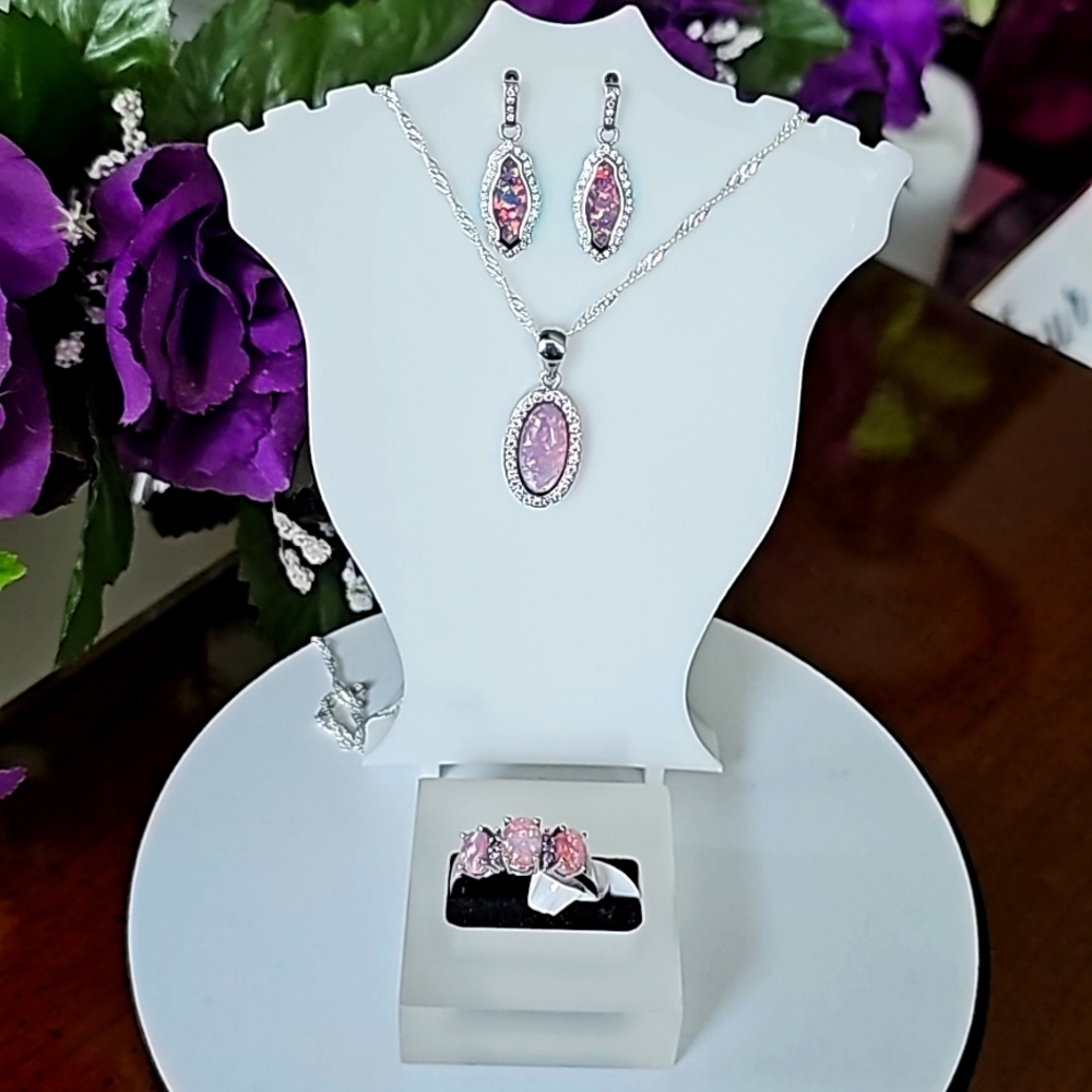 (NWT) Lavender Purple Fire Opal Carbochon Set
